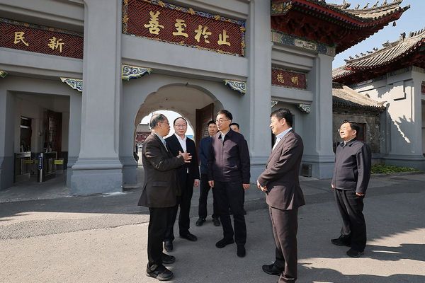 省委书记刘宁到河南大学调研